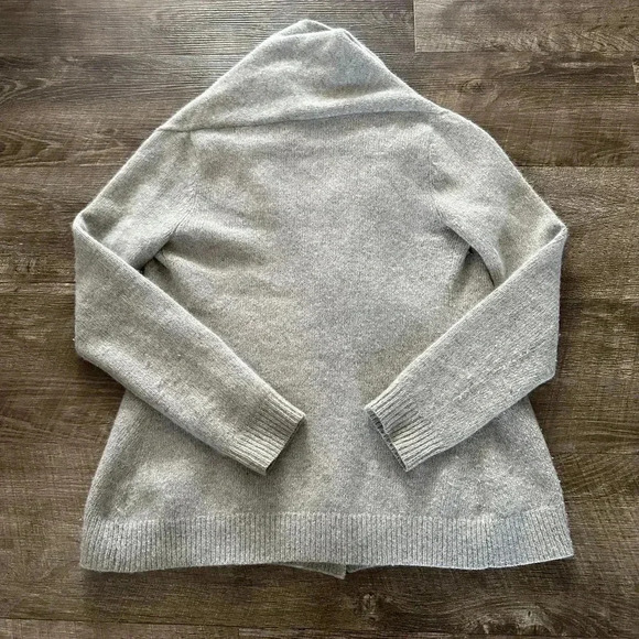 Banana Republic Angora Gray Shawl Collar Women's Cardigan Size Extra Small - Picture 2 of 6